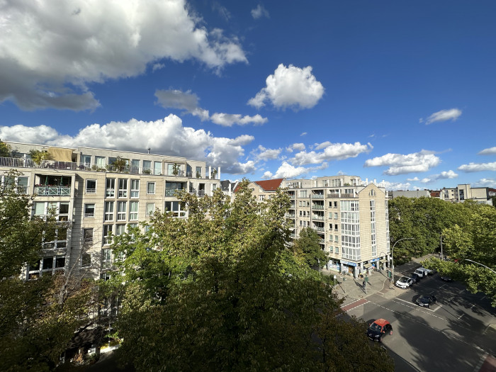 Die Superweitwinkelkamera hat 12 Megapixel. (Bild: Tobias Költzsch/Golem.de)